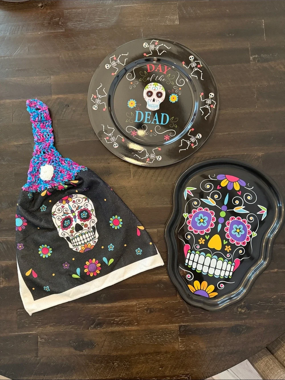 Day of the Dead Black Sugar Skull Party Plate & Tray Set with Dishtowel Plastic